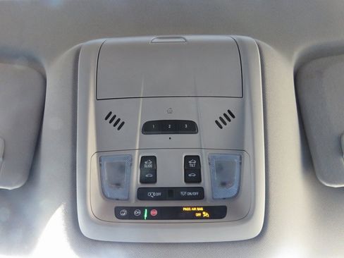 Used 2021 Buick Enclave Premium w/ Sun and Sites Package image 28