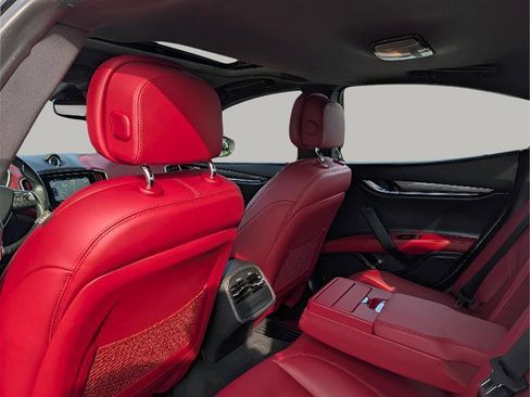 Used 2018 Maserati Ghibli S RWD image 26