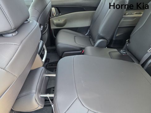 New 2026 Kia Carnival LXS FWD image 24