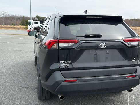 Used 2023 Toyota RAV4 LE image 9