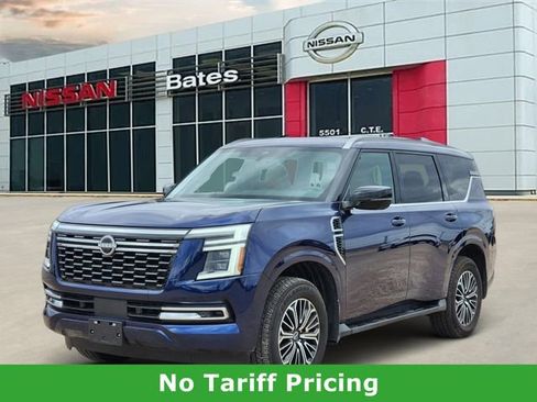 Used 2025 Nissan Armada SL image 2