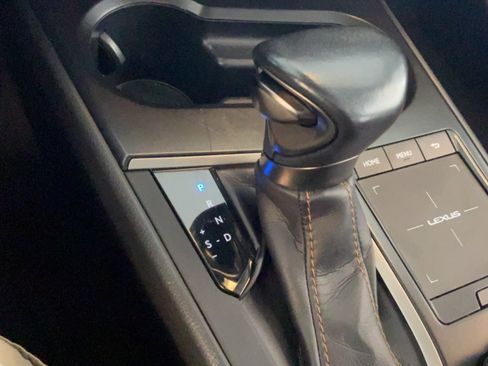 Used 2022 Lexus UX 250h w/ Accessory Package (Z2) AWD/4WD image 17