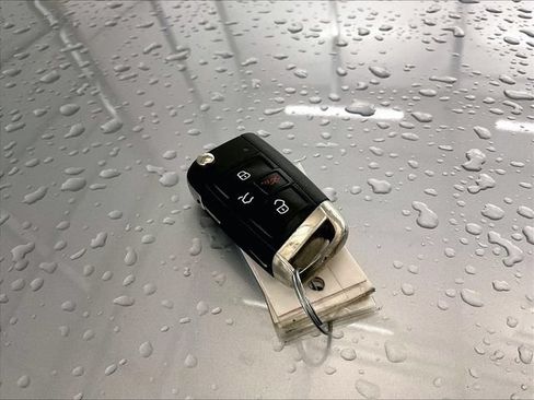 Used 2015 Volkswagen GTI S FWD image 10