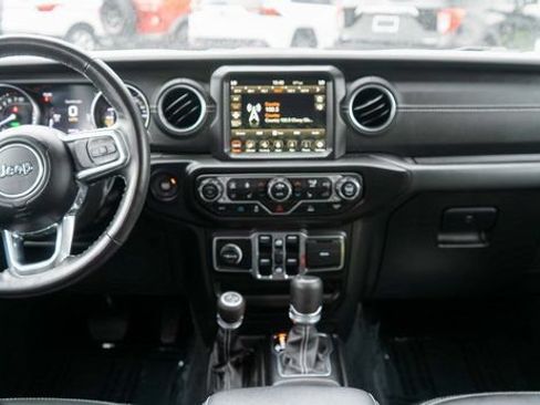 Used 2023 Jeep Wrangler Unlimited Sahara w/ Cold Weather Group AWD/4WD image 14