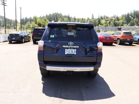 Used 2022 Toyota 4Runner TRD Off-Road AWD/4WD image 6