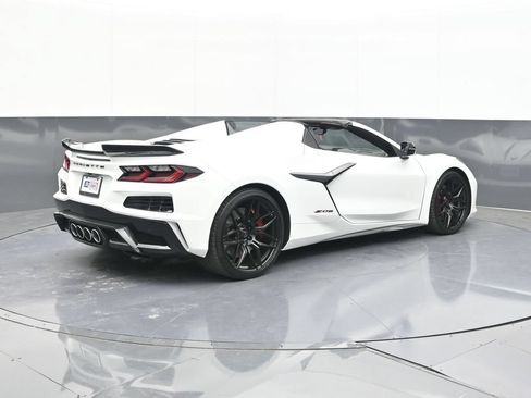 Used 2024 Chevrolet Corvette Z06 RWD image 7