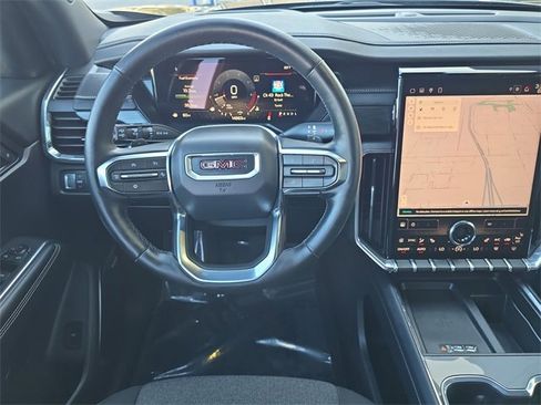 Used 2025 GMC Acadia Elevation image 12