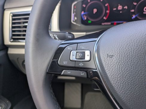 Used 2019 Volkswagen Atlas SEL R-Line AWD/4WD image 25