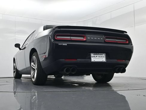 Used 2016 Dodge Challenger R/T RWD image 33