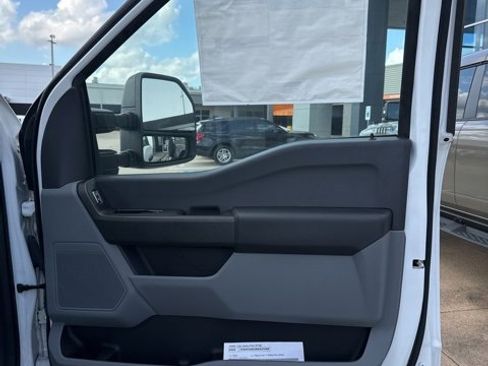 Used 2024 Ford F550 2WD Regular Cab Super Duty w/ XL Chrome Package image 10