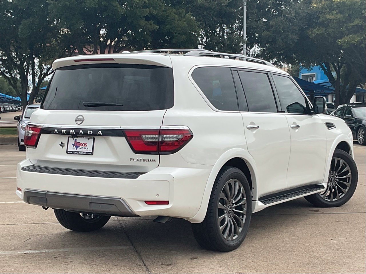 Used 2023 Nissan Armada Platinum w/ Cargo Package RWD image 4