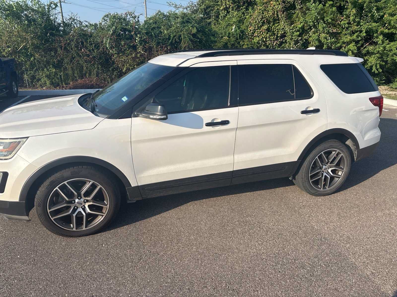 Used 2016 Ford Explorer Sport w/ Equipment Group 401A AWD/4WD image 2