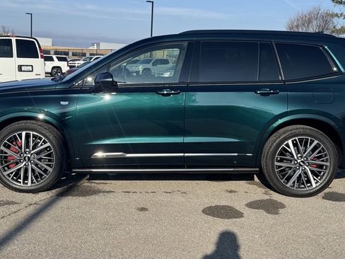 Used 2025 Cadillac XT6 Sport w/ Platinum Package image 3