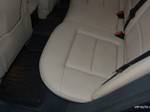 Used 2010 Mercedes-Benz E 350 4MATIC Sedan image 27