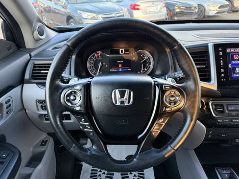 Used 2017 Honda Pilot Elite image 31