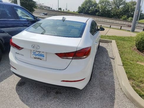 Used 2017 Hyundai Elantra SE FWD image 8