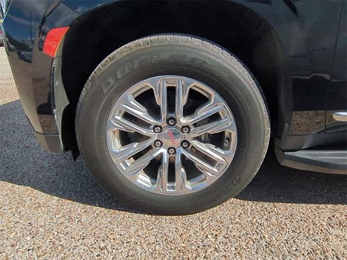 Used 2022 GMC Yukon XL SLT w/ SLT Premium Package image 33