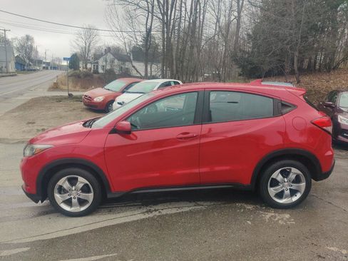 Used 2018 Honda HR-V LX image 3