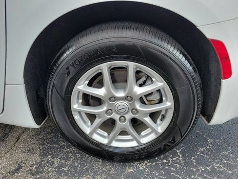 Used 2026 Chrysler Pacifica Select FWD image 31