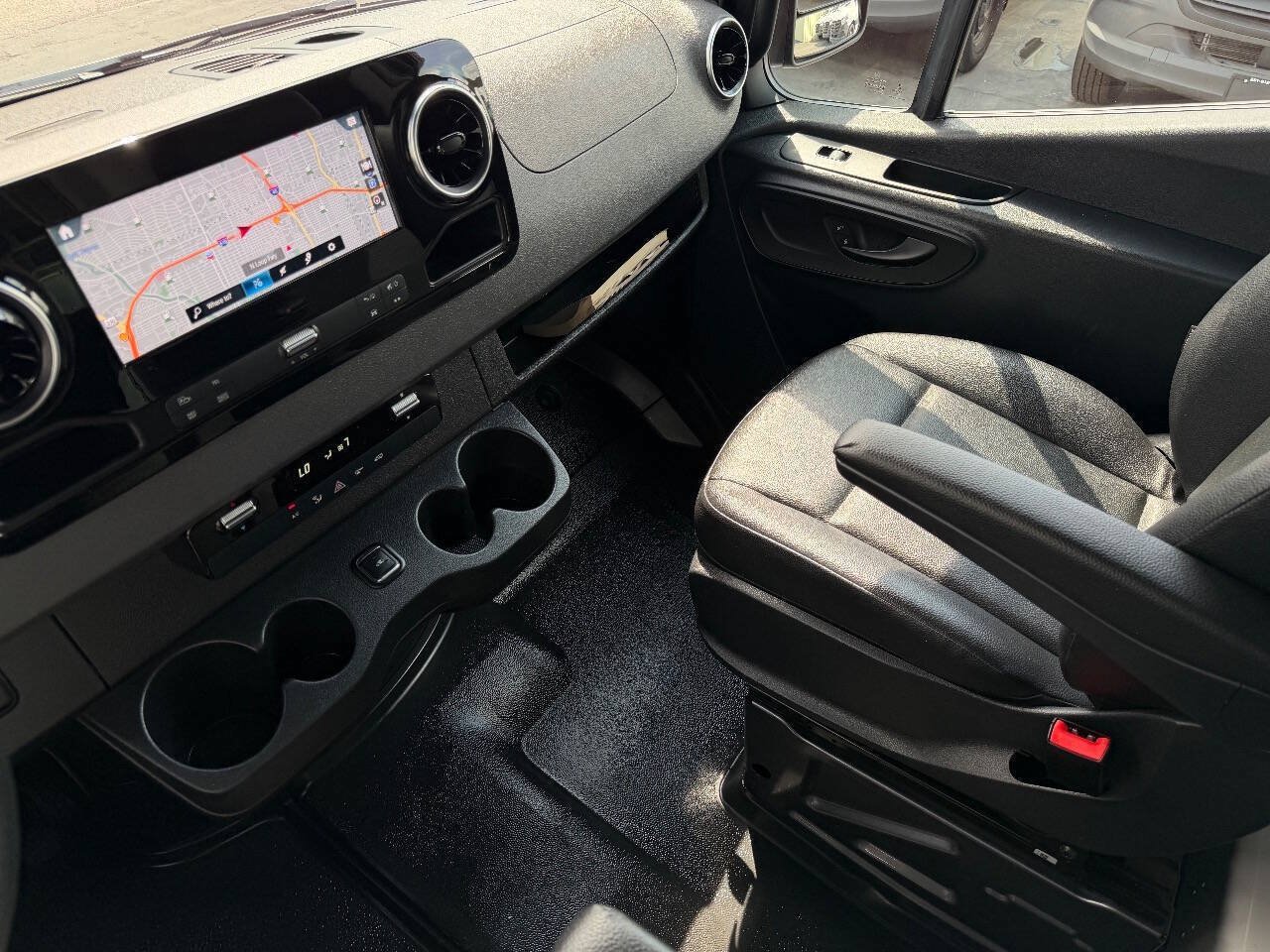 Used 2022 Mercedes-Benz Sprinter 4500 w/ Parking Package image 22
