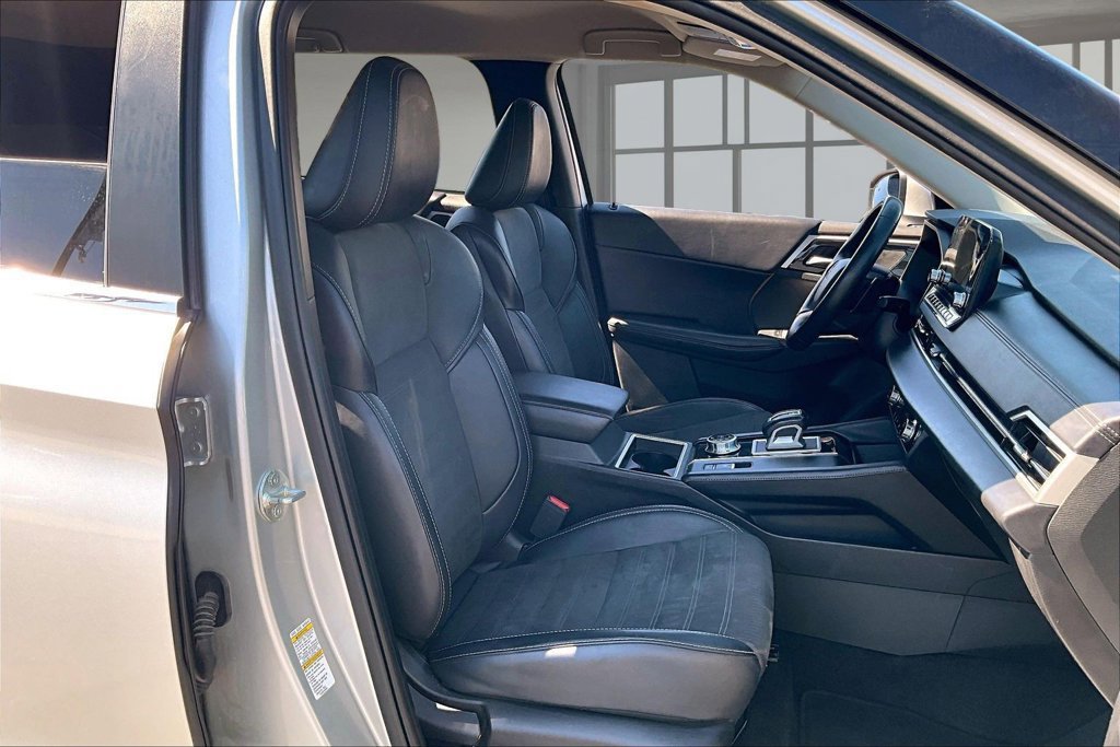 Used 2024 Mitsubishi Outlander SE Black Edition AWD/4WD image 7