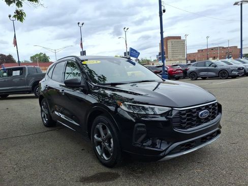 Used 2024 Ford Escape ST-Line w/ Tech Pack #1 FWD image 4