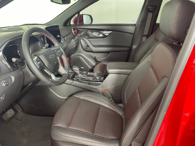 Used 2024 Chevrolet Blazer RS AWD/4WD image 2