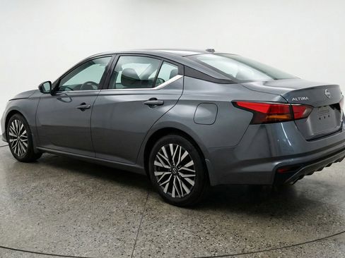 Used 2025 Nissan Altima 2.5 SV image 6