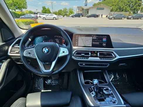 Used 2022 BMW X7 xDrive40i w/ Premium Package AWD/4WD image 2