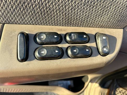 Used 2002 Ford Explorer XLT RWD image 13