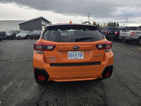 Used 2020 Subaru Crosstrek 2.0i Premium w/ Moonroof Package 2 image 12