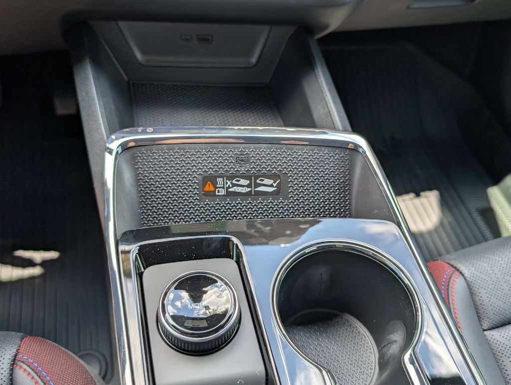 New 2026 Chevrolet Equinox RS w/ Safety and Technology Package FWD image 23