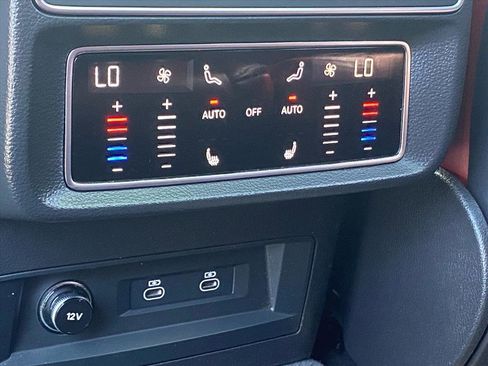 Used 2022 Audi SQ7 Prestige w/ Prestige Package image 22