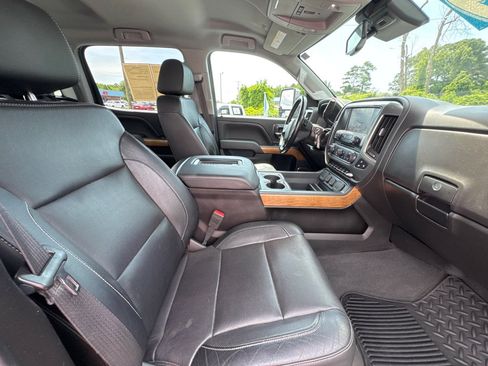 Used 2019 Chevrolet Silverado 2500 LTZ w/ Duramax Plus Package AWD/4WD image 8