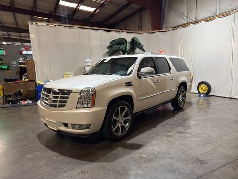 Used 2010 Cadillac Escalade ESV Premium AWD/4WD image 11