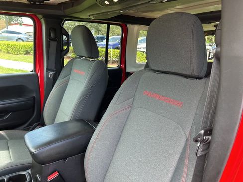 Used 2024 Jeep Wrangler Unlimited Rubicon AWD/4WD image 12