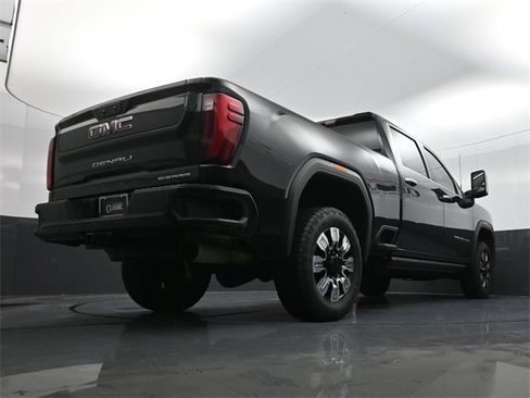 Used 2024 GMC Sierra 2500 Denali w/ Denali Reserve Package image 30