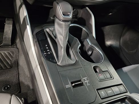 Used 2021 Toyota Highlander XLE image 33