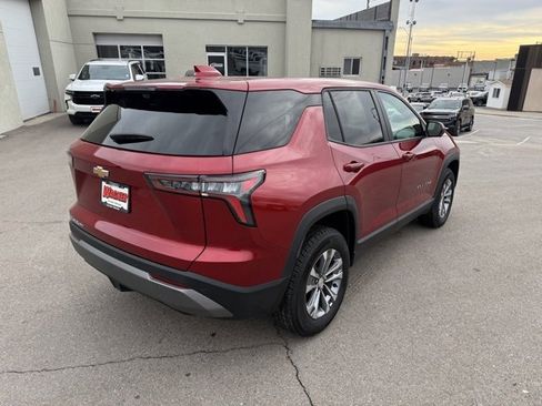 Used 2025 Chevrolet Equinox LT w/ Safety and Technology Package image 3