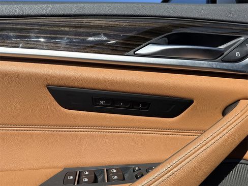 Used 2021 BMW 530i w/ Premium Package image 16