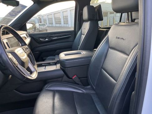 Used 2021 GMC Yukon Denali w/ Denali Ultimate Package AWD/4WD image 8