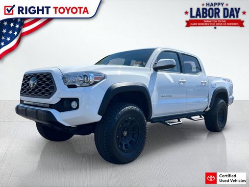 Certified 2022 Toyota Tacoma TRD Off-Road AWD/4WD image 1