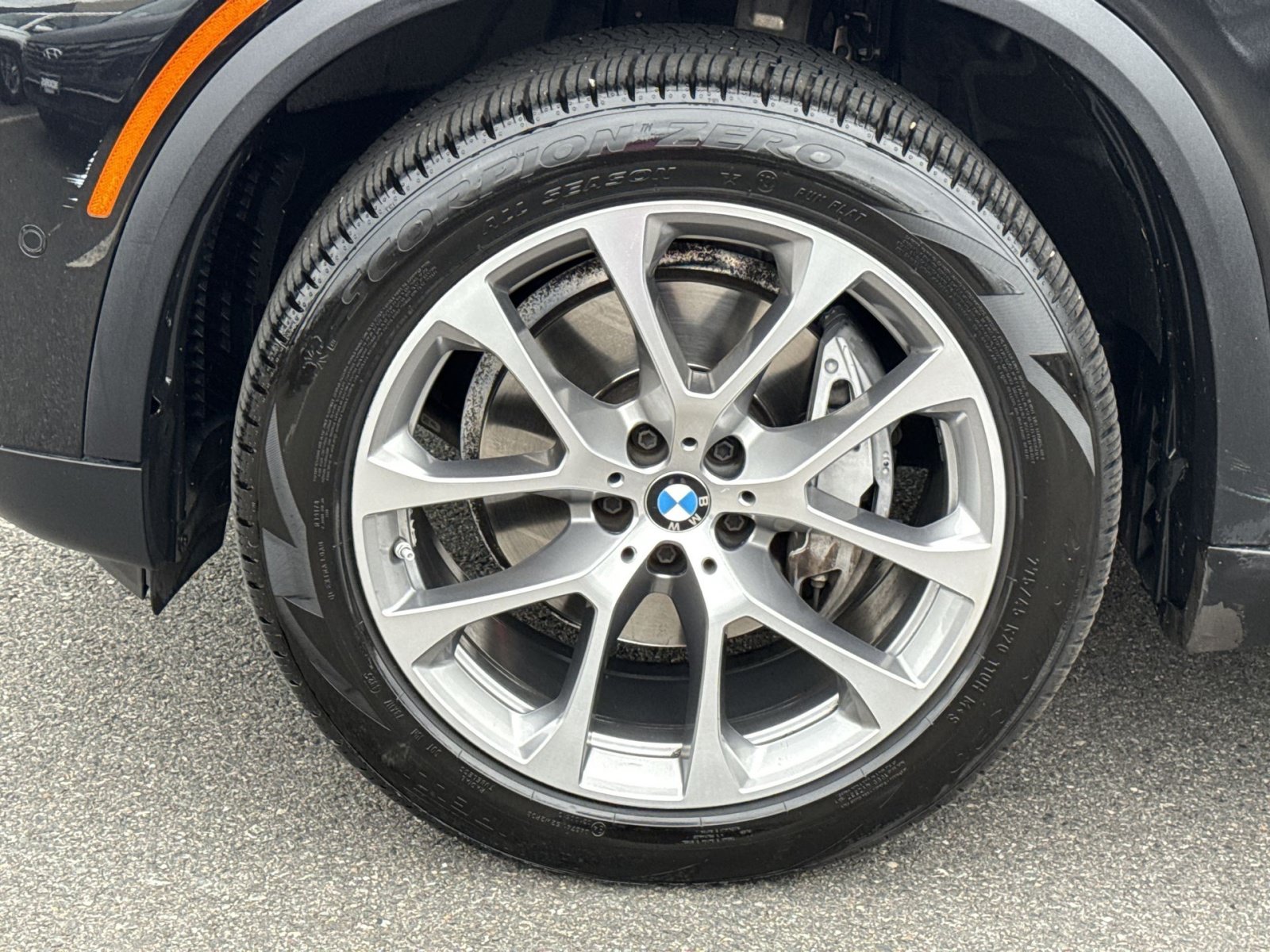 Used 2024 BMW X5 xDrive40i w/ Parking Assistance Package AWD/4WD image 12
