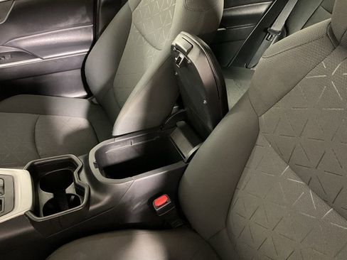 Used 2021 Toyota RAV4 XLE image 28