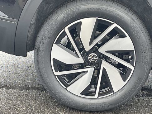 New 2026 Volkswagen Atlas SE FWD image 9