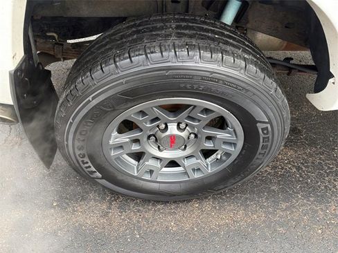 Used 2013 Toyota Tacoma 4x4 Double Cab w/ TRD Sport Pkg image 18