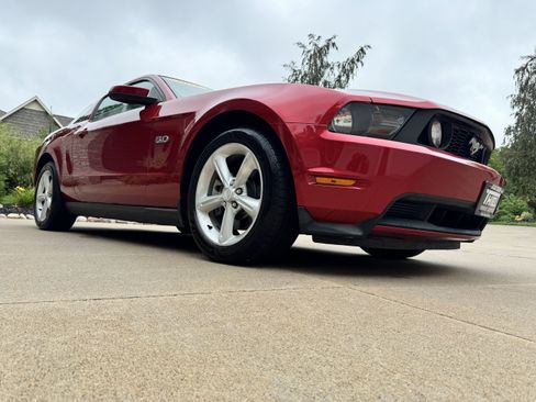 Used 2011 Ford Mustang GT Premium RWD image 25