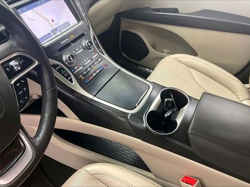 Used 2019 Lincoln Nautilus Reserve AWD/4WD image 17