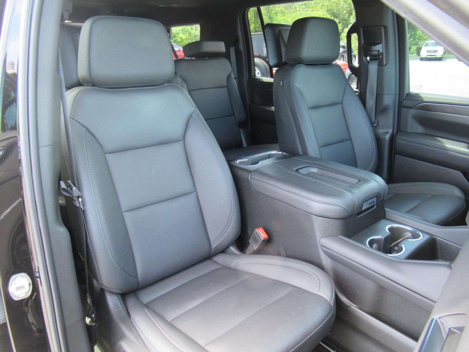 Used 2023 Chevrolet Suburban Z71 w/ Luxury Package AWD/4WD image 9