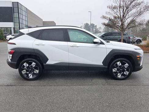 Used 2025 Hyundai Kona SEL image 8